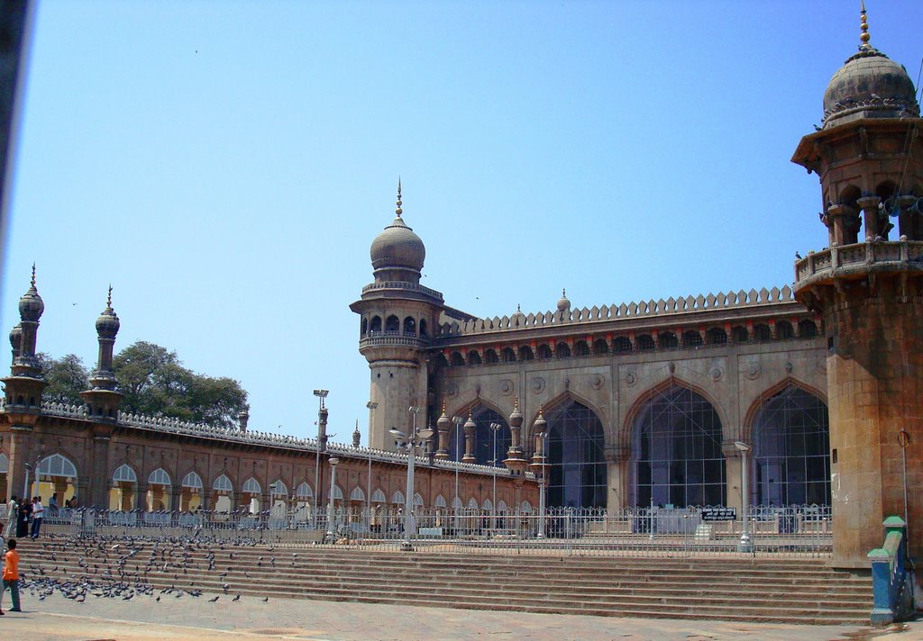 Historic Mecca masjid by cephas_405