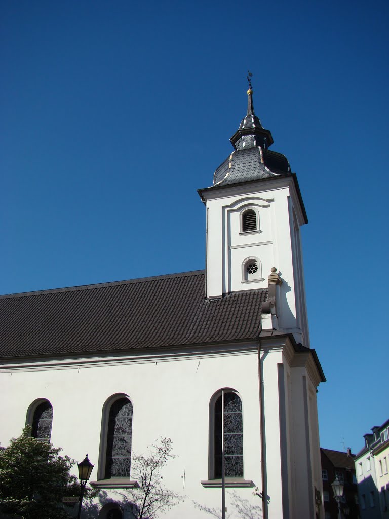 Dinslaken (Die evangelische Stadtkirche aus dem Jahre 1721.) Duisburger Straße. Mai 2012 by DortmundWestfalica