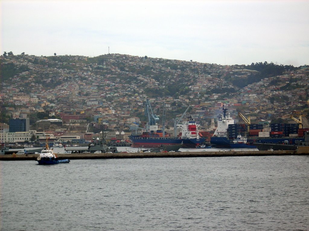 Vista del Molo desde el mar by middlearthian