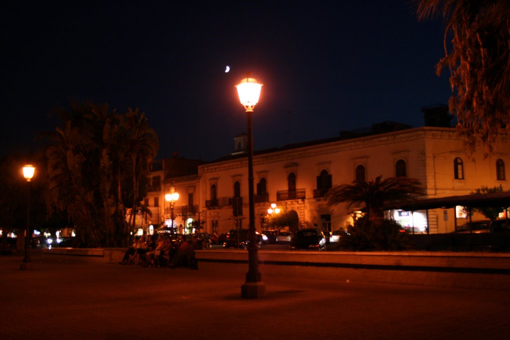 Milazzo Marina Garibaldi notte by Mario Scherma