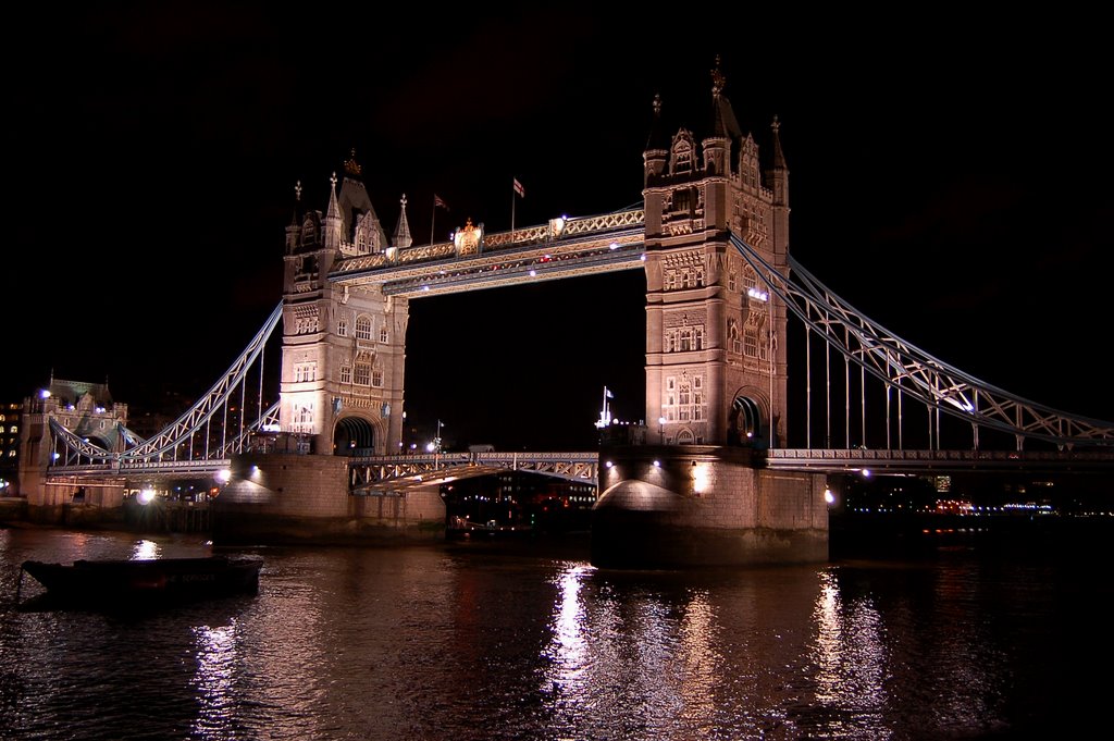 Tower Bridge by garune