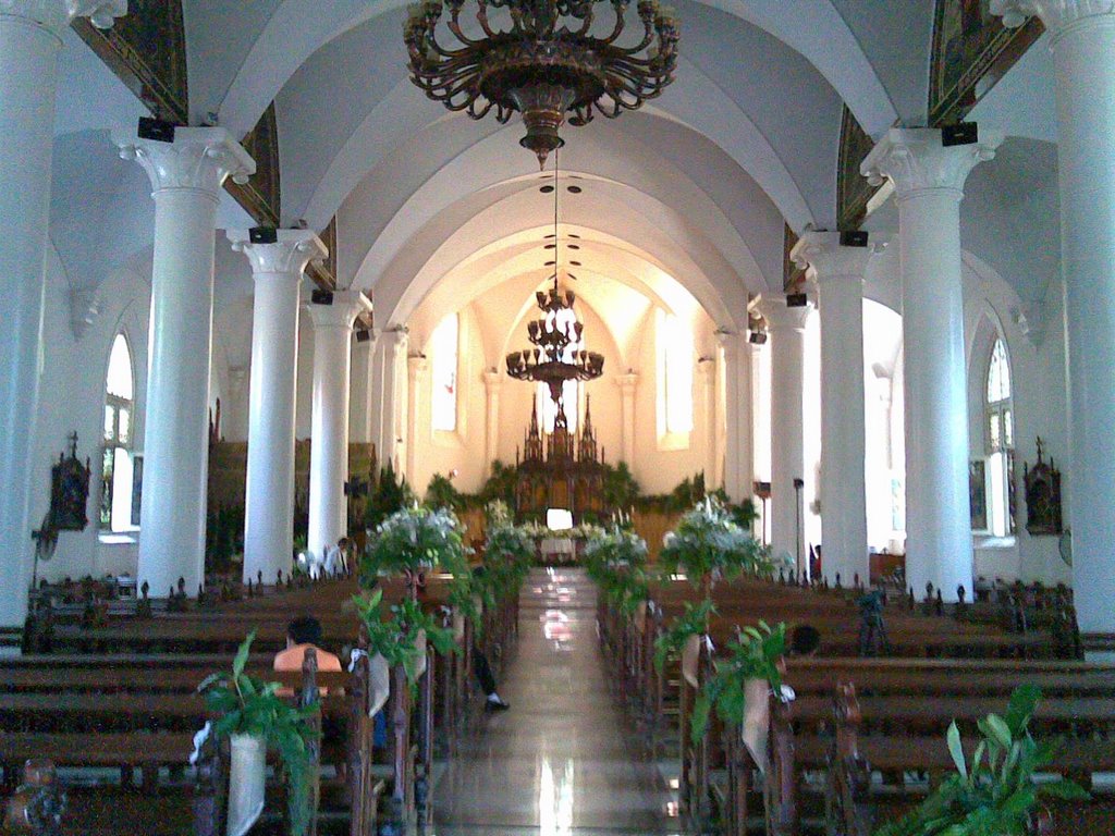 Gereja santo yusuf (interior) by bobby rudito