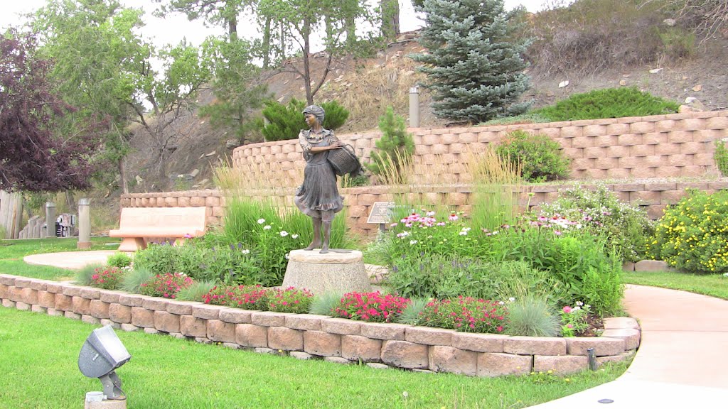 Small Garden near Weston Co library Wyoming by fbg2007