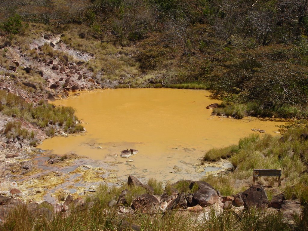 Paila de agua, en verano. by Chalo Velasquez