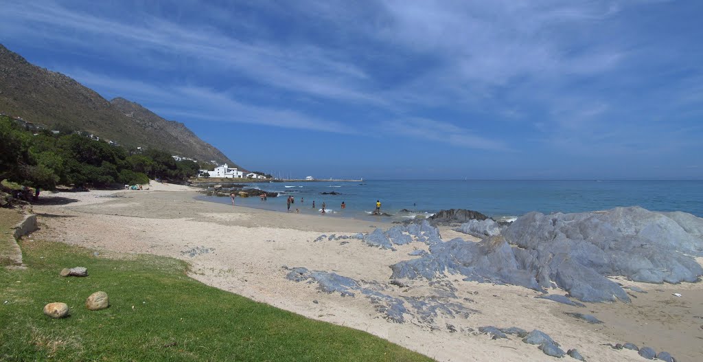 Gordon's Bay looking towards the harbour by B. van Zyl