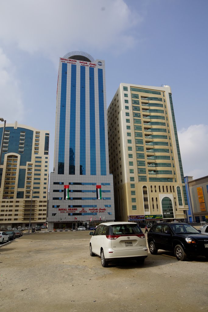 Около Royal Grand Hotel Apartments - Sharjah by sergeyzhukoff