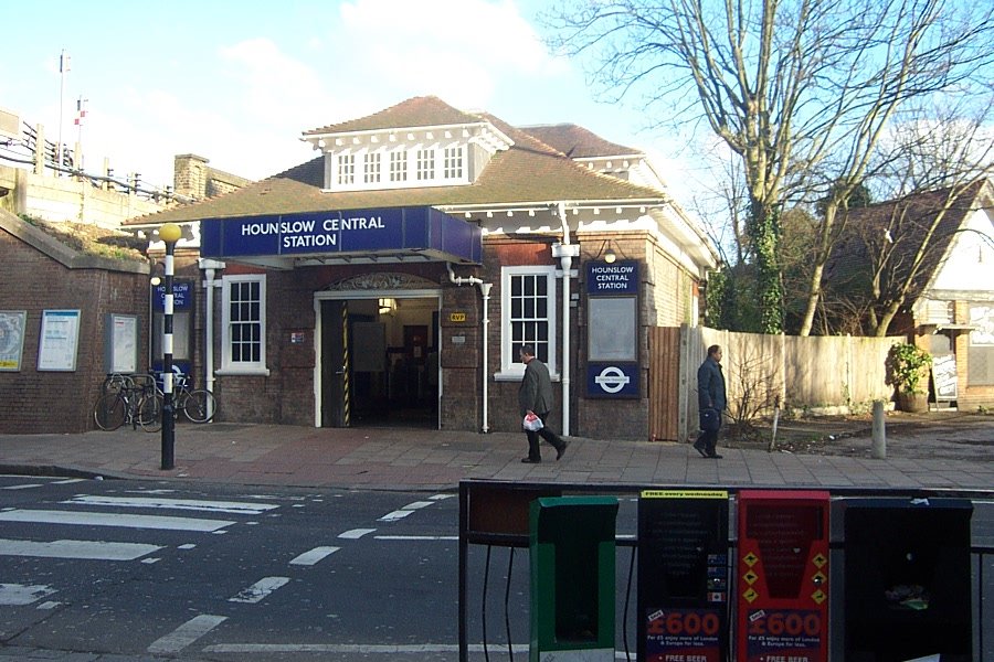 Hounslow Central Station by righjarre