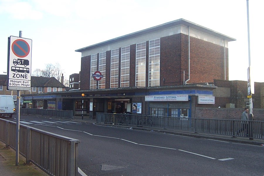 Acton Town Station by righjarre