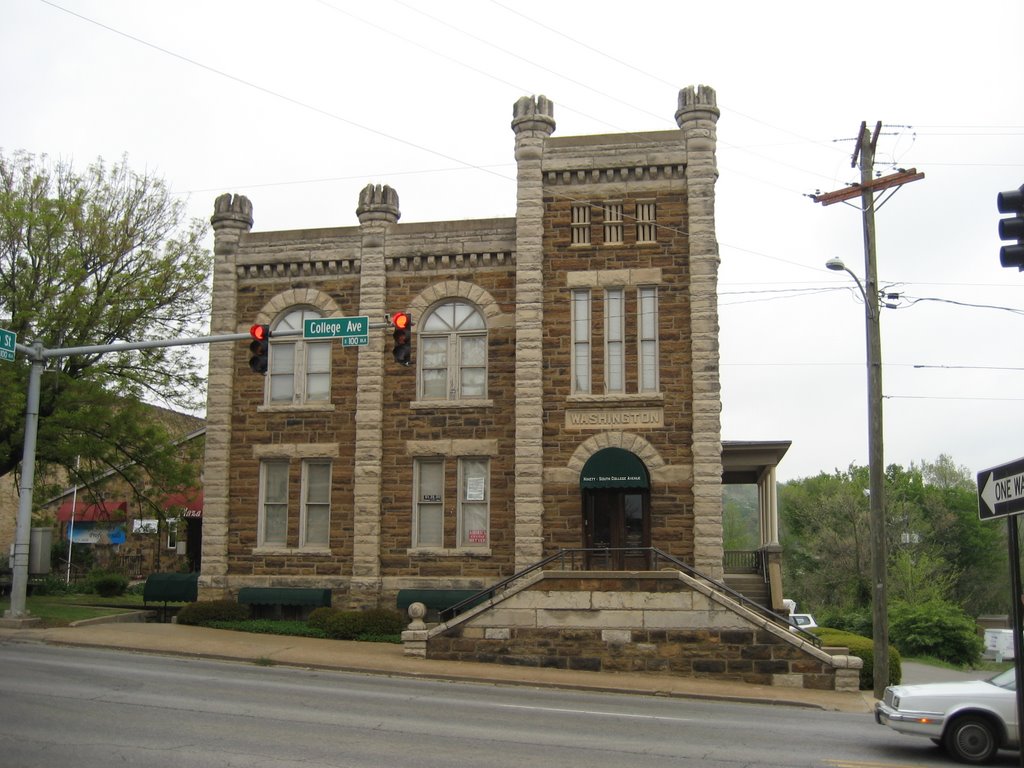 90 S College Avenue, Fayetteville, Arkansas by singalong