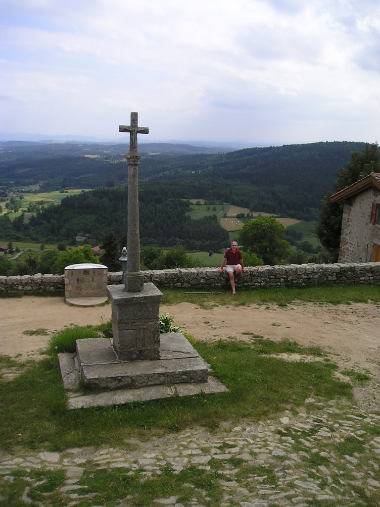 Devant l'église de Montarcher by Lafraque