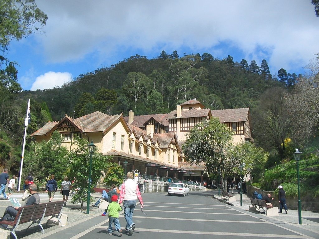 Jenolan Caves by Marek Blaszczakiewicz