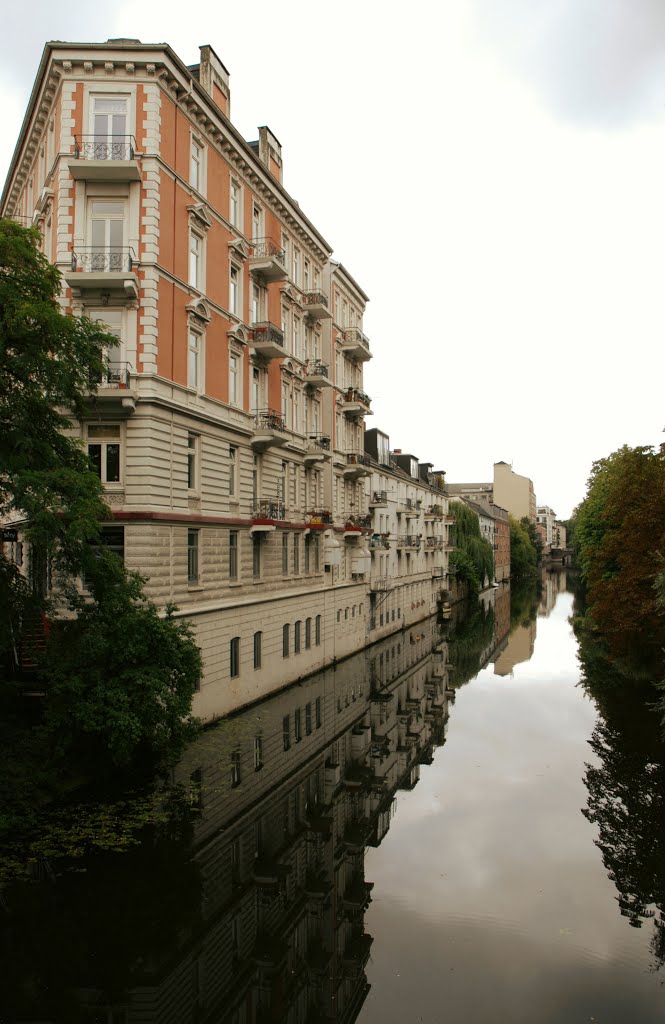 Der Isebekkanal bei der Klosterallee by vp_hmbg-PRO PANORAMIO