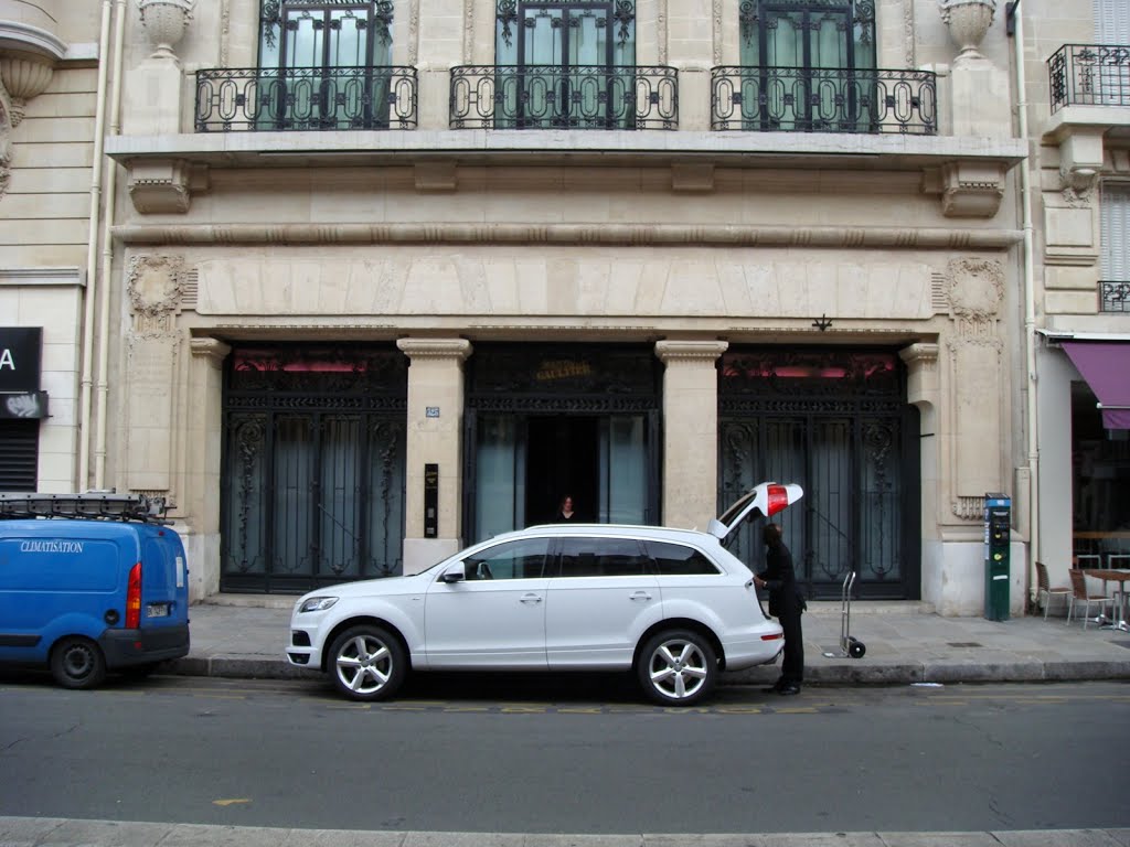 Paris - Rue Saint-Martin - View WNW - Beaux Arts Architecture by txllxt