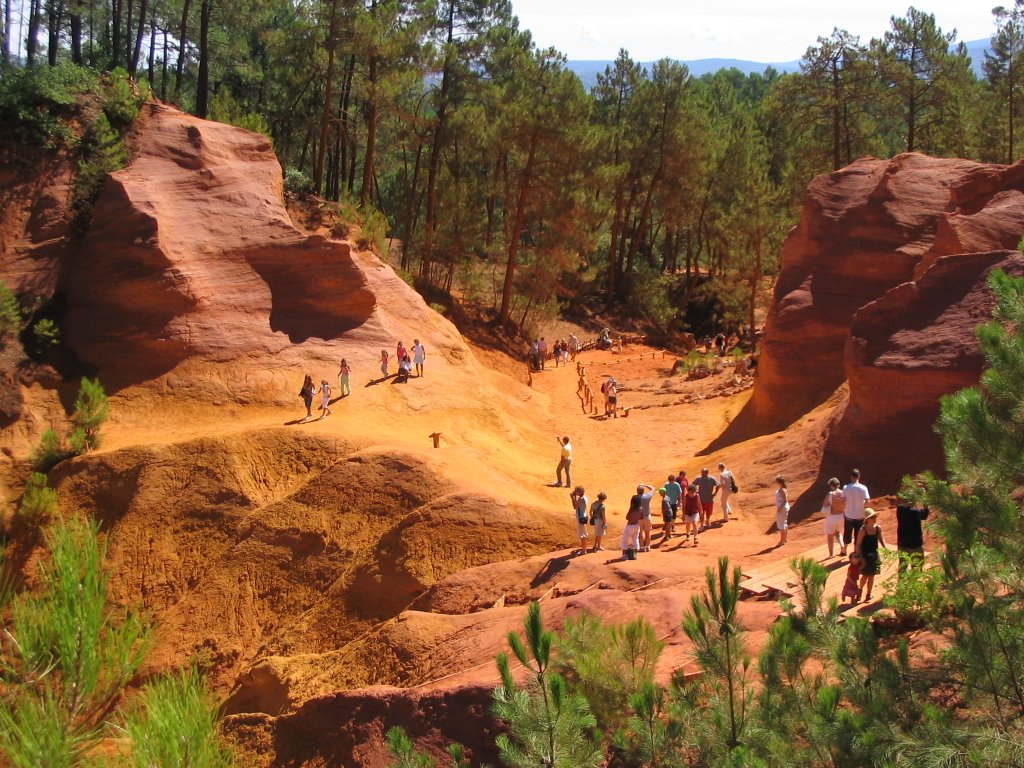 Roussillon, carriere de ocre by gfa-foto