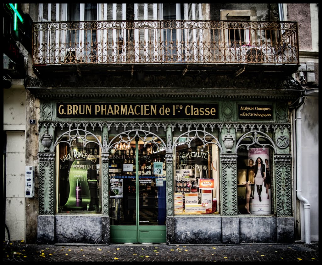 Pharmacie Style néo-classique, Montélimar by dunham