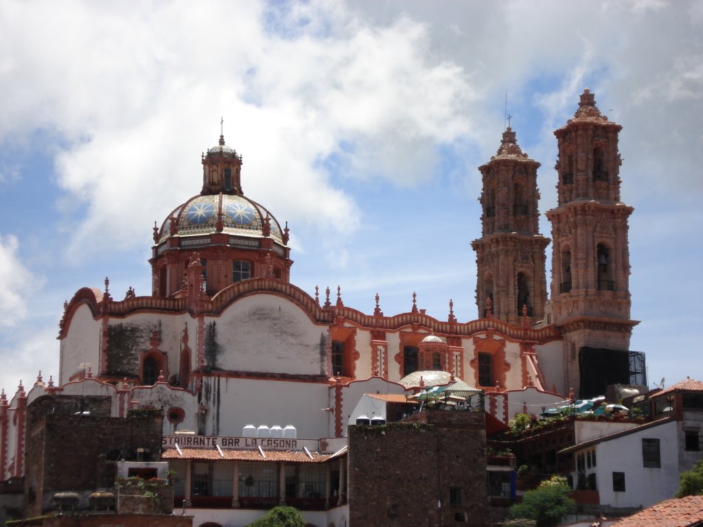 Taxco, Mèxico, Catedral by Rolando Canessa