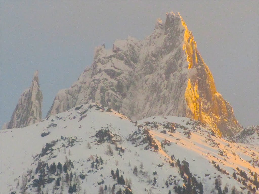 Massif du Mont-Blanc : la Dent du Géant et les Grandes Jorasses by daniel wilk