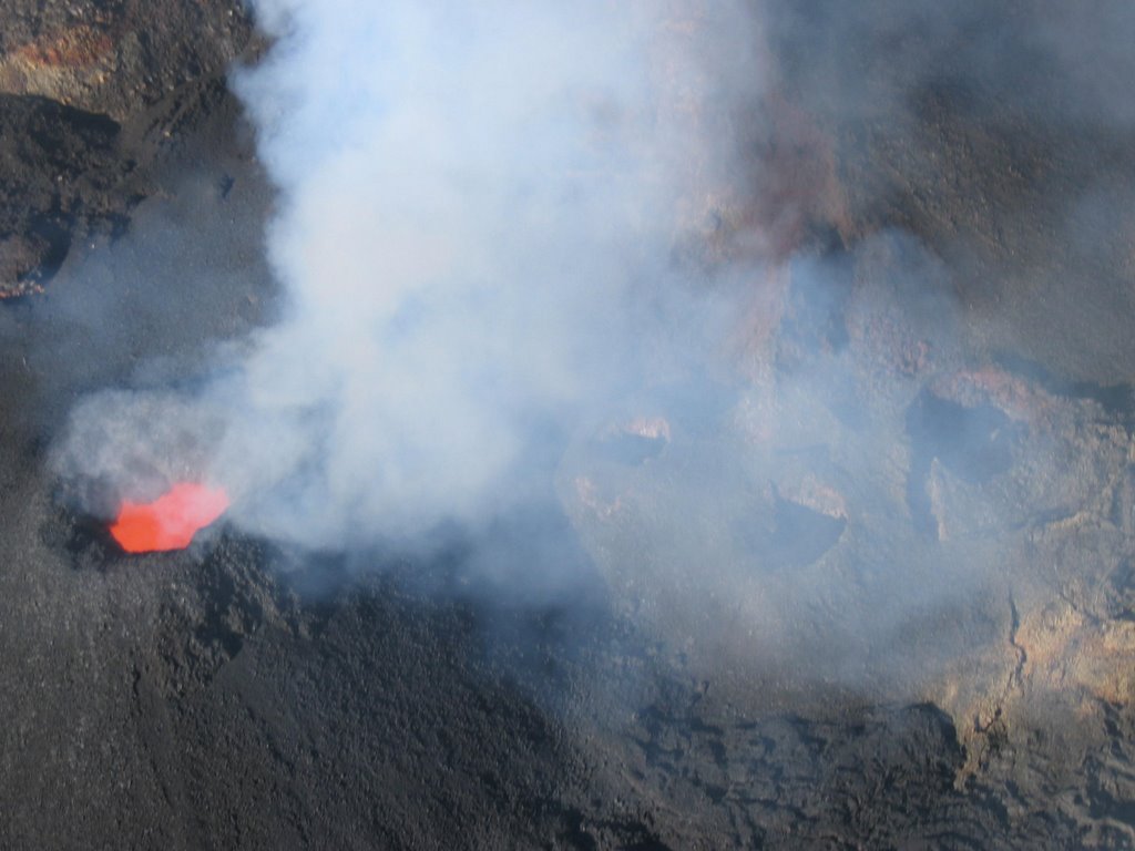 Le Piton des Neiges du Piton de la Fournaise at La Réunion by MF.