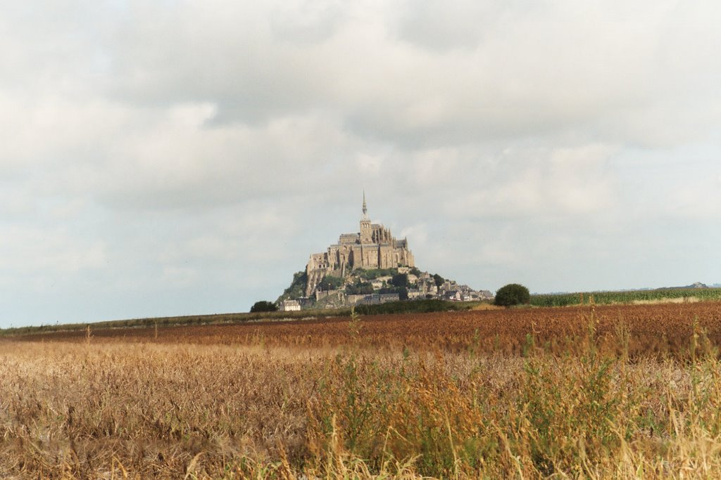 Le Mont St Michel by Lafraque