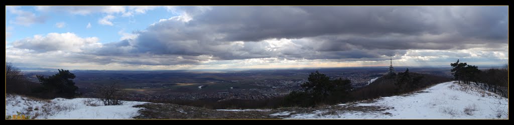 Pano.1381.Tribec.06.Pyramida by HomerJ.