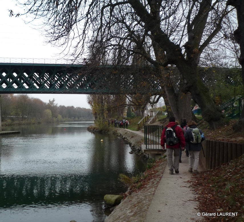 Champigny - la Marne et le pont du raccordement de la Grande Ceinture entre Champigny et Nogent by astrorail