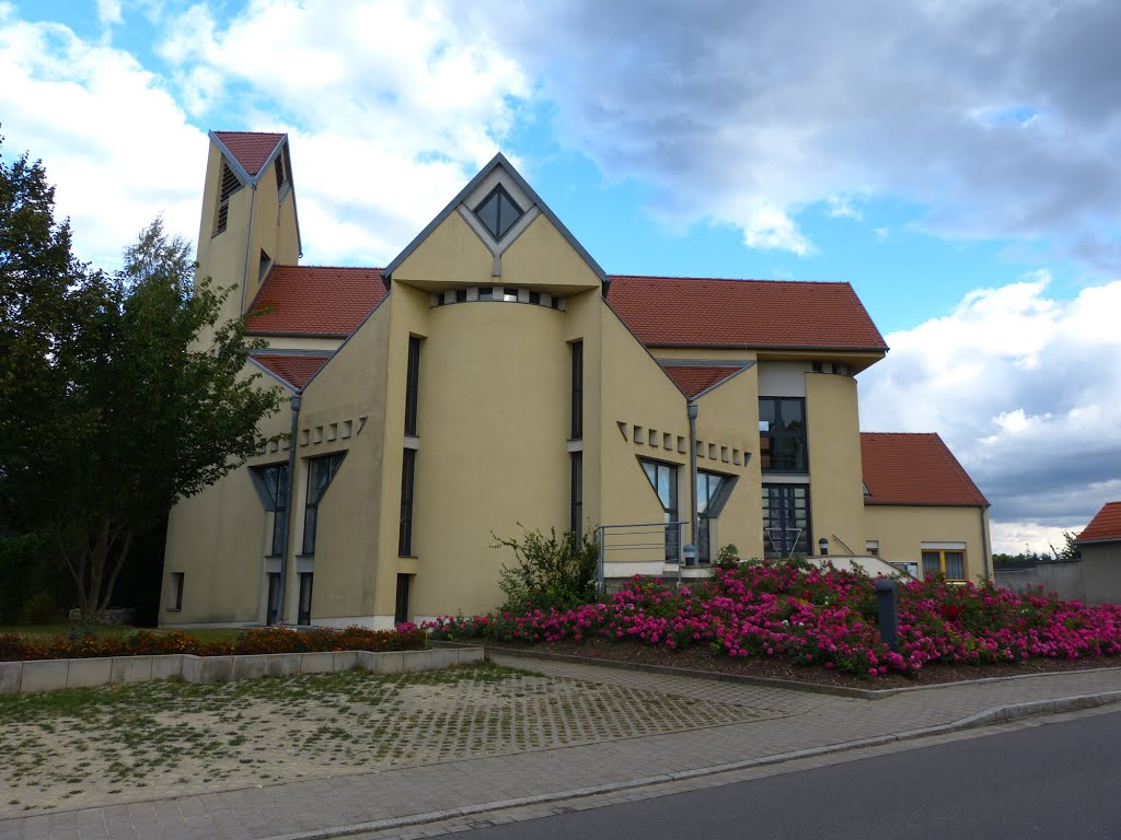 22.9.2012 katholische Kirche »Maria Regina« in Bad Lauchstaedt by rahsegler