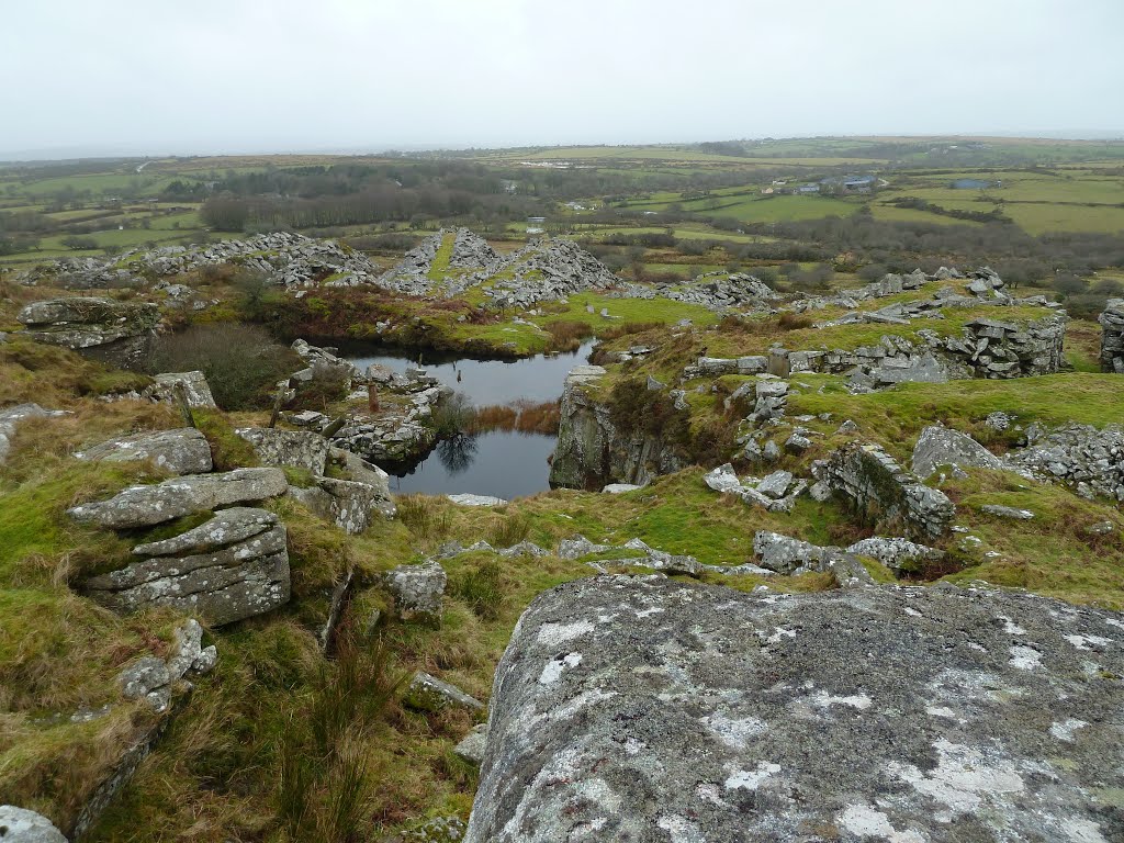 Carbilly Tor quarry by Iantx