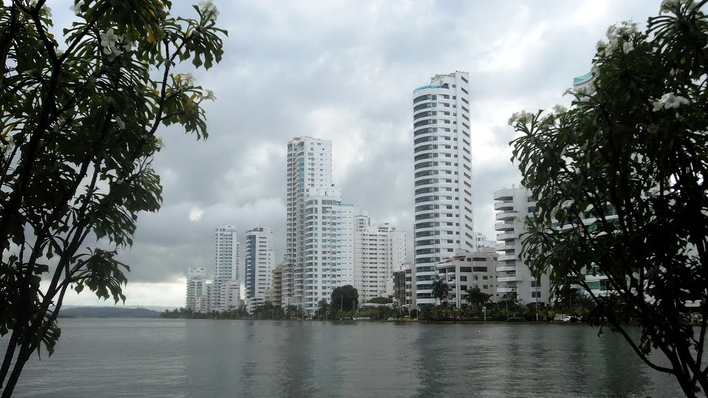 Cartagena de Indias, 2012. Tardes de lluvia en Bocagrande. by Pedro Martín Oré