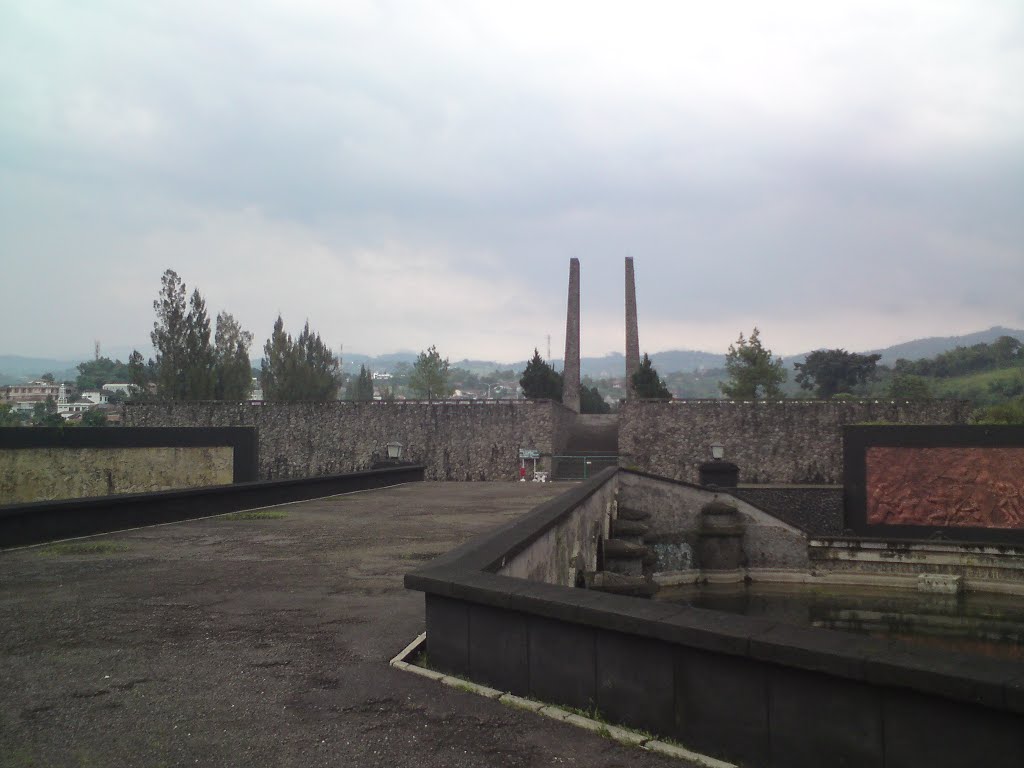 Taman Makam Pahlawan Cikutra by Leo Wirabuana (外国人)