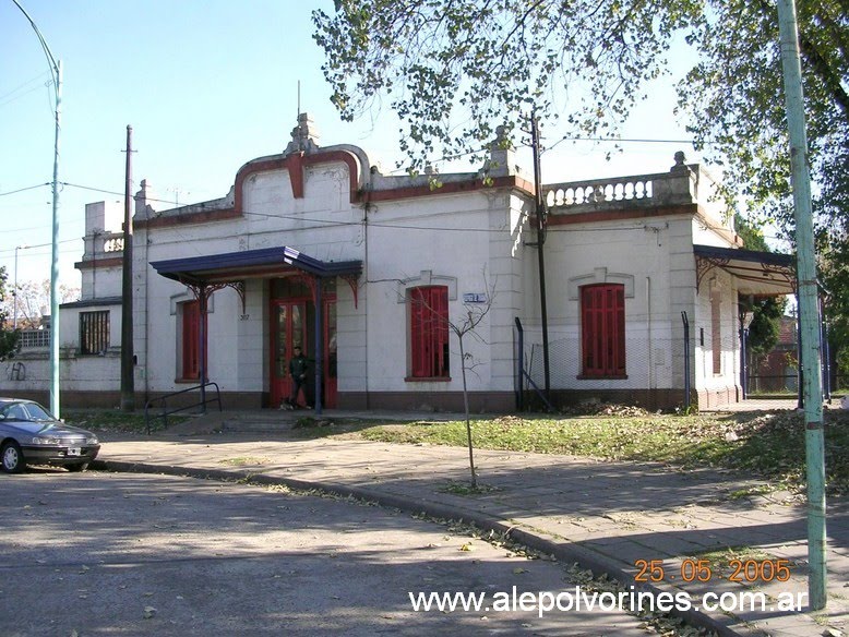 Estacion Villa Soldati CGBA (www.alepolvorines.com.ar) by alepolvorines