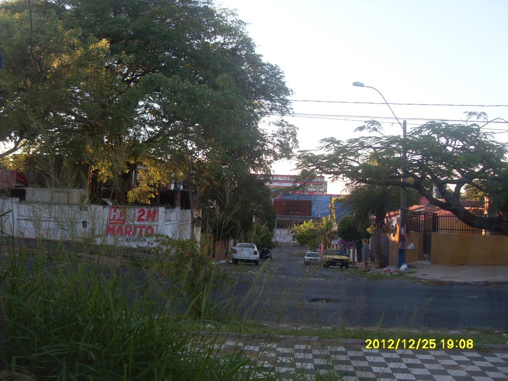 Av. EEUU al fondo el estadio del Club Cerro Porteño - Barrio Obrero by cerepy8808