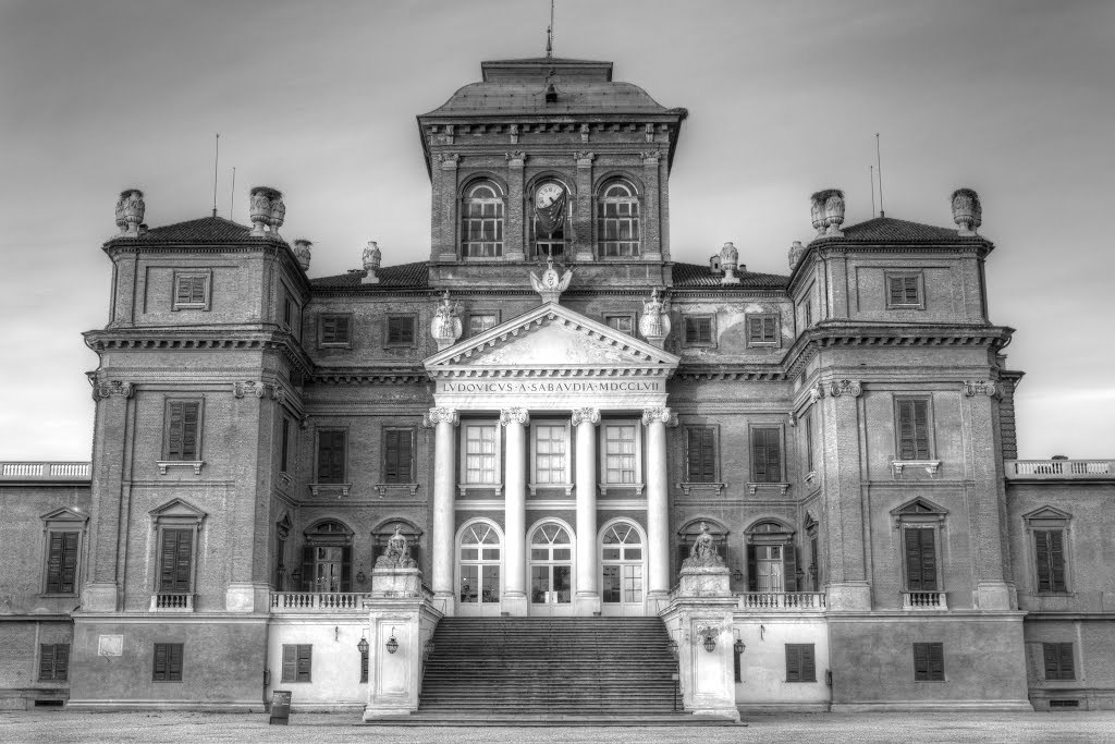 Castello di Racconigi B/W by Andrea Gandino