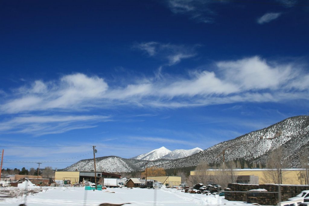 Looking North West toward the San Francisco Peaks with a small portion of Mt Elden by zacholio