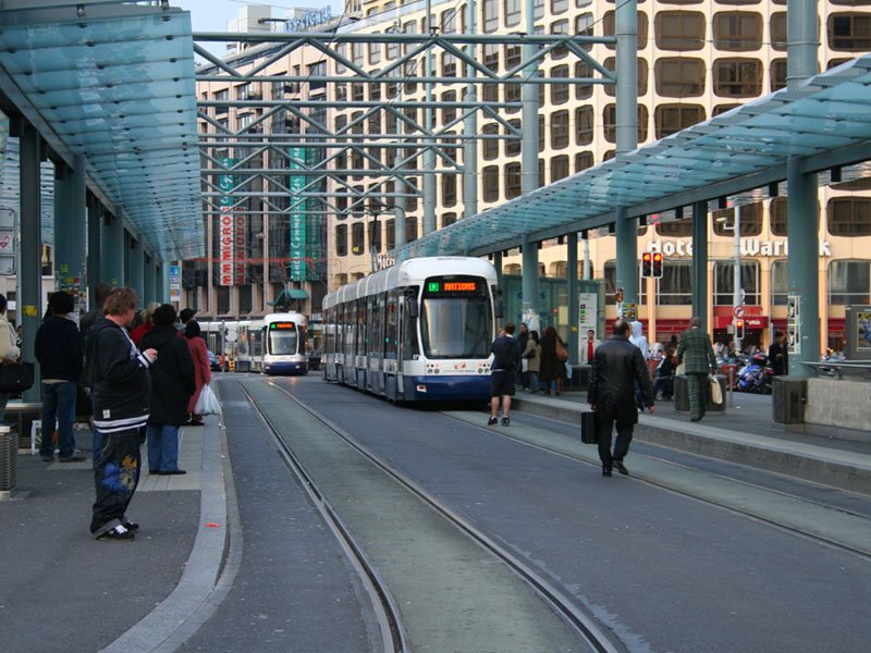 Genève, Place Cornavin, Tram by stormo66