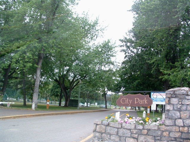 Kelowna city park entrance by coocheena