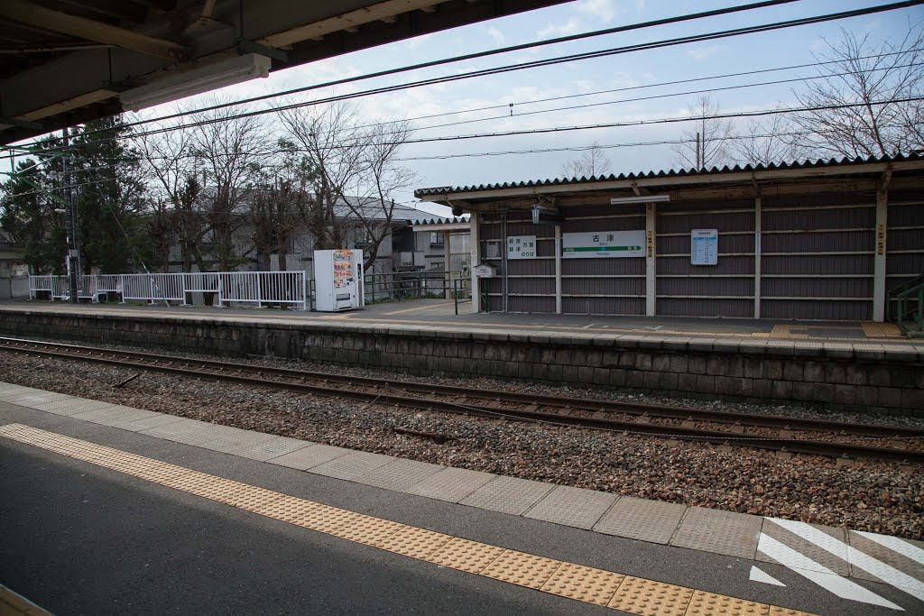 古津駅のホーム風景　JR信越本線　新潟市秋葉区 by nyanta2030