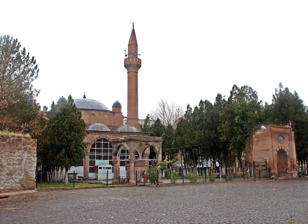 İncesu Kara Mustafa Paşa cami kuzeydoğu yönden (Kayseri) by ismail38_1903