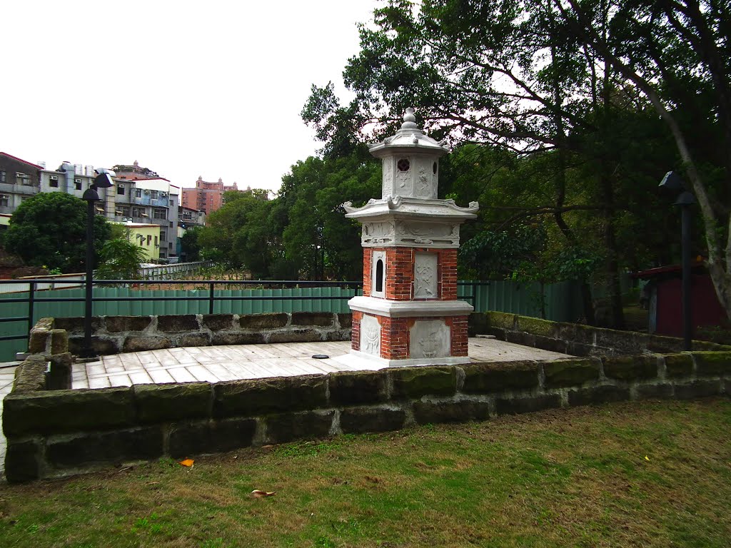 潭底聖蹟亭 Tandi Shengji Kiosk by deekew