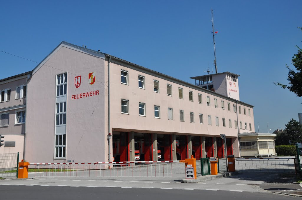 Feuerwehr Gerätehaus Linz - Österreich by FireBuff