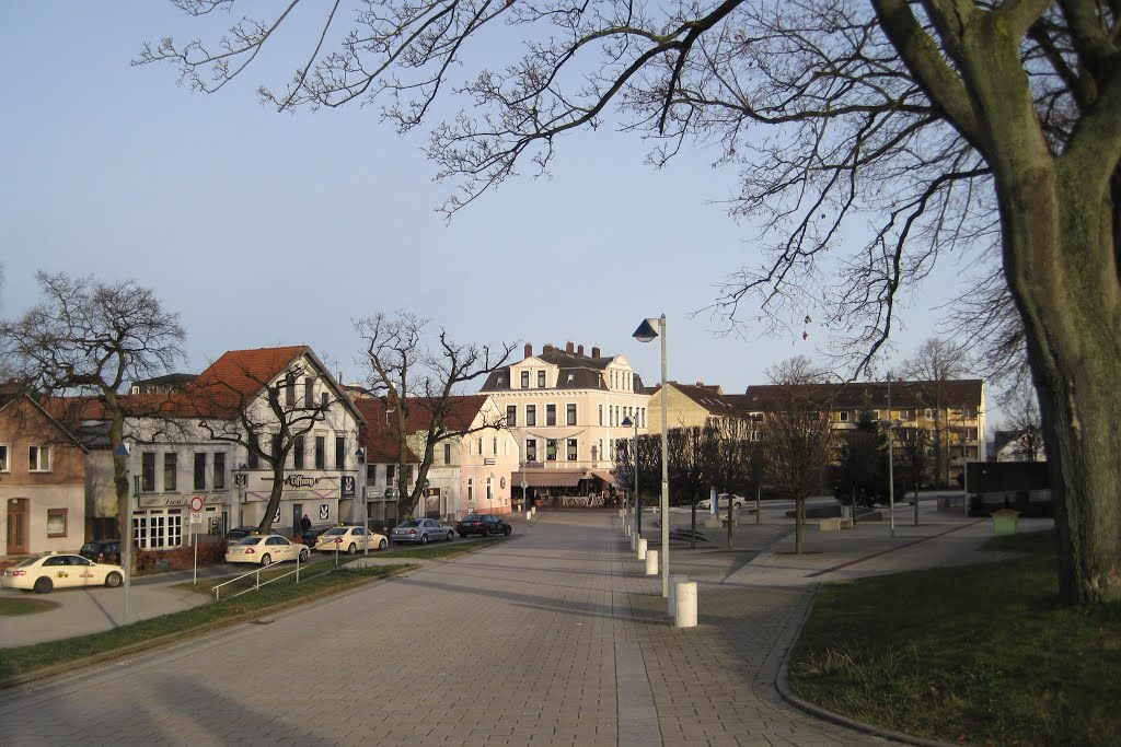 Nordenham, Bahnhofsvorplatz by Groendiek