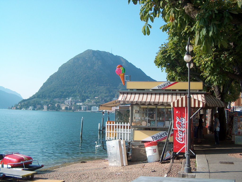 Lugano Quai mit Sicht auf San Salvatore by Beat E. Koller