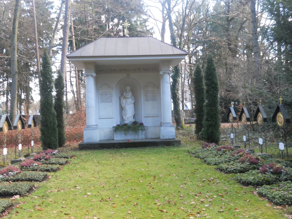 Kleines Mausoleum by Christoph Rohde