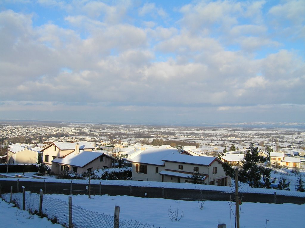 Lézigneux, l'hiver. Le Petit Cluzel. by Lafraque