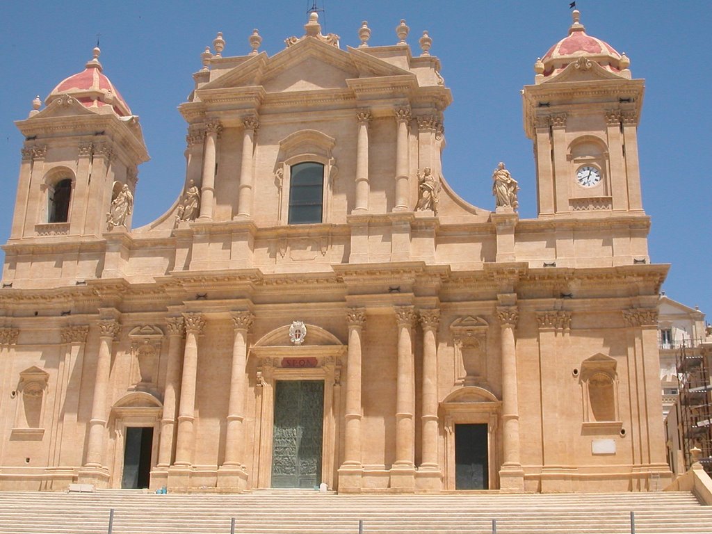 Cathédrale by annette Lacroix