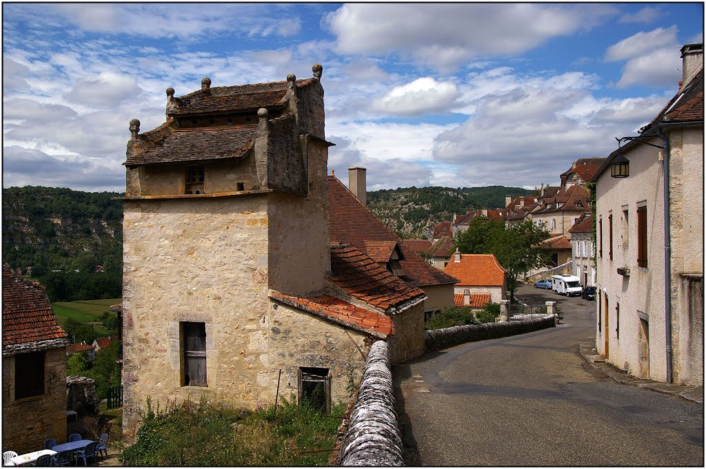 CALVIGNAC [46] - Pigeonnier "Pied de mulet" au village (août 2010) by Michel Chanaud (Sarlat)