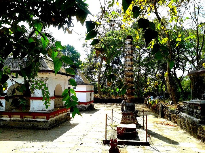 Pillar at Pandava Cave by summer_yellow