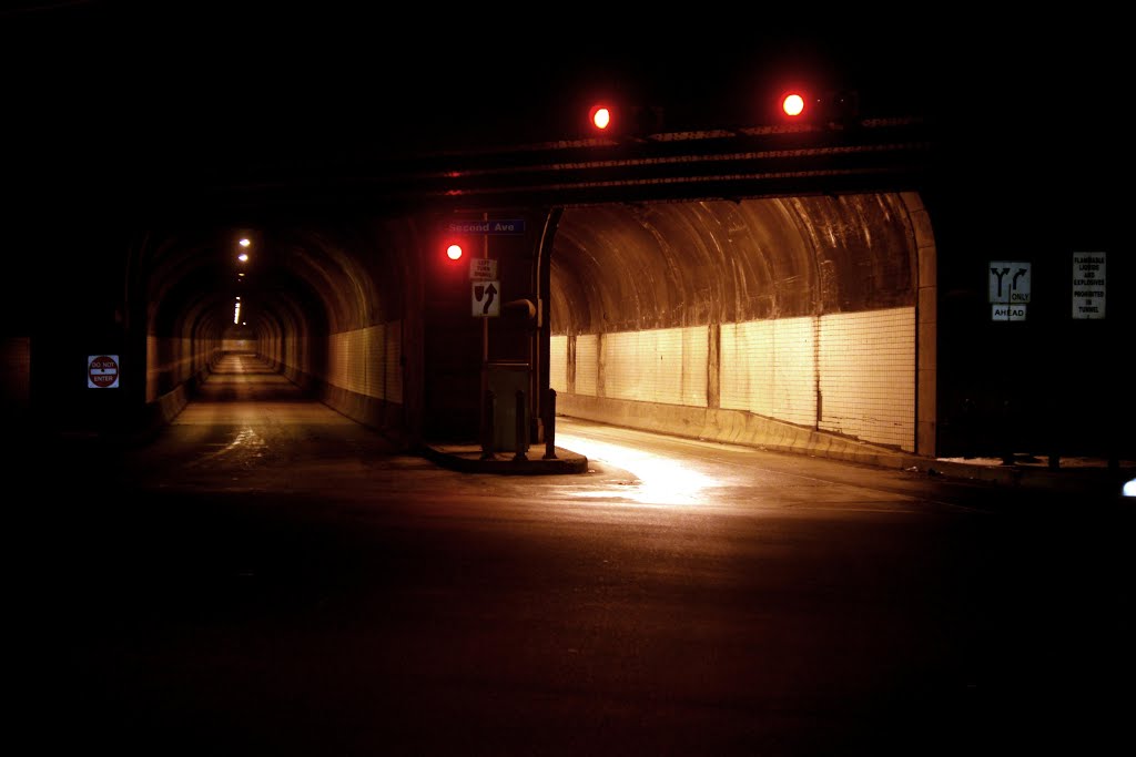 Armstrong tunnel in am by dsk458