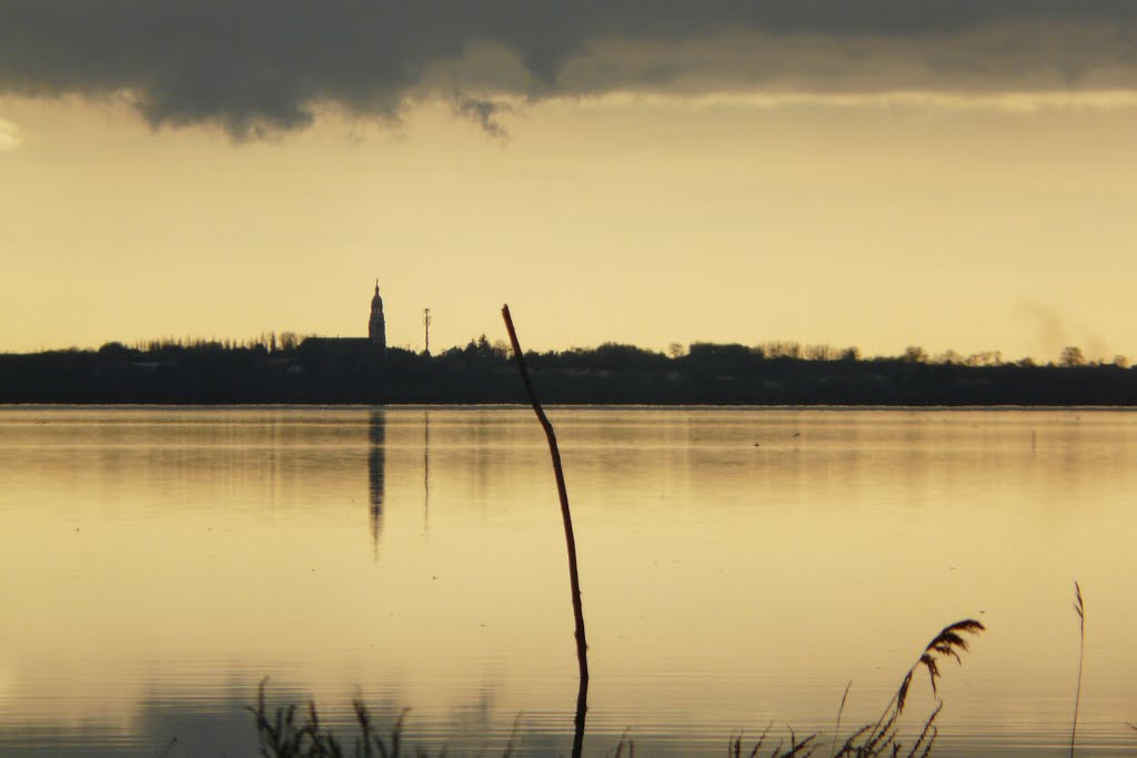 Saint-Aignan, grand soir sur Grand-Lieu by tofil44