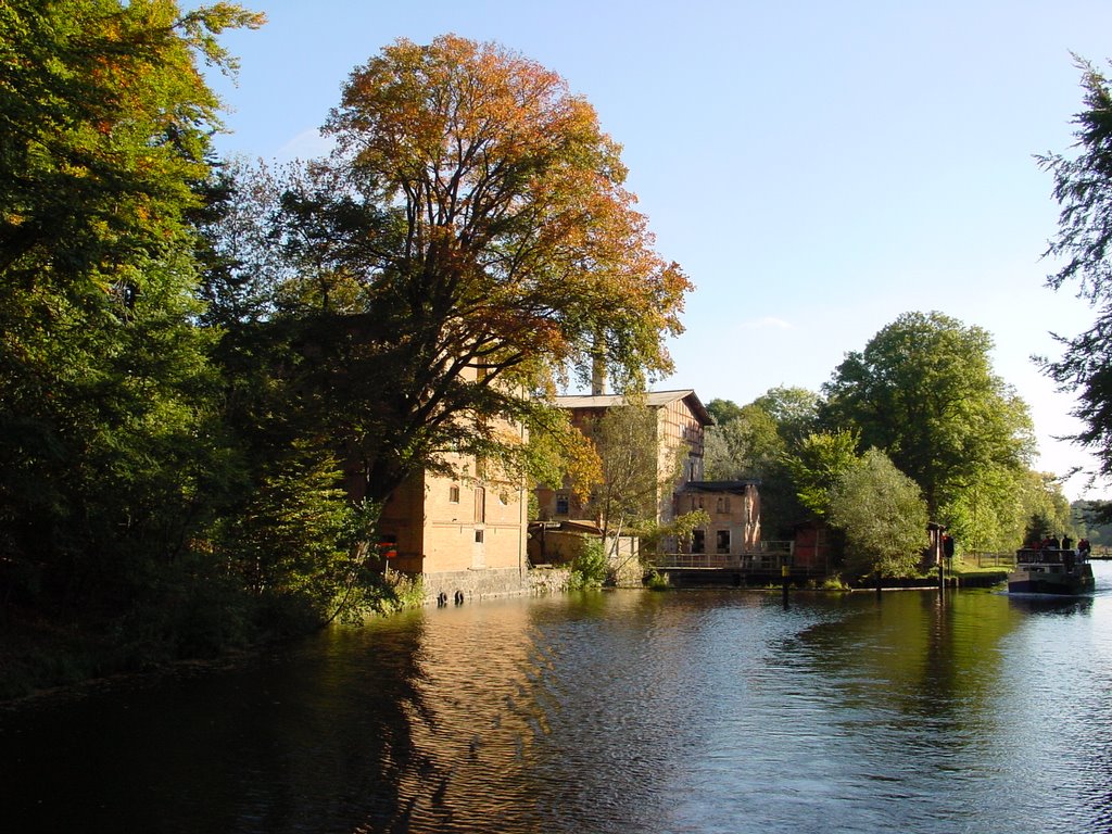 Vor der Schleuse Steinhavel by peterbaettger