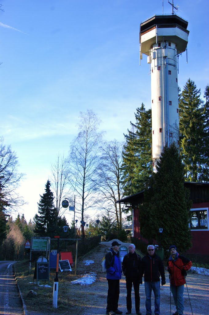 Am Aussichts-Turm Steiglberg, im Kobernausser-Wald. by gansterer